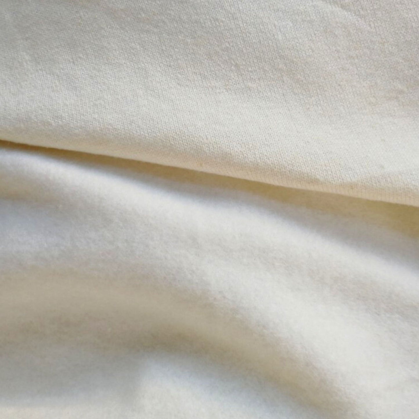 Dettagli del Tessuto Fleece in Canapa e Bambù - Traspirante e antibatterico